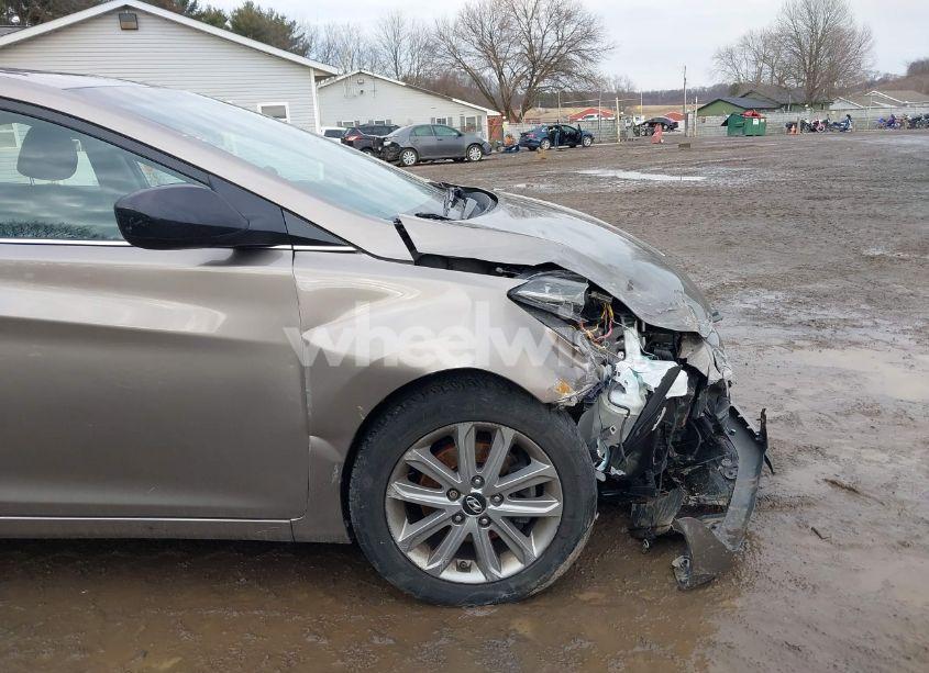 Photo 13 of 2015 Hyundai Elantra SE (VIN 5NPDH4AE3FH613284)