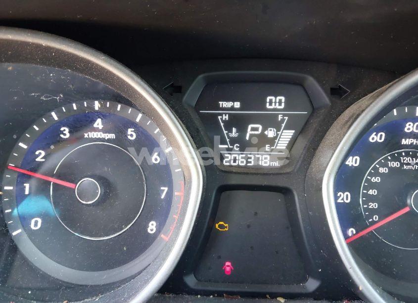 Photo 7 of 2015 Hyundai Elantra SE (VIN 5NPDH4AE3FH631235)