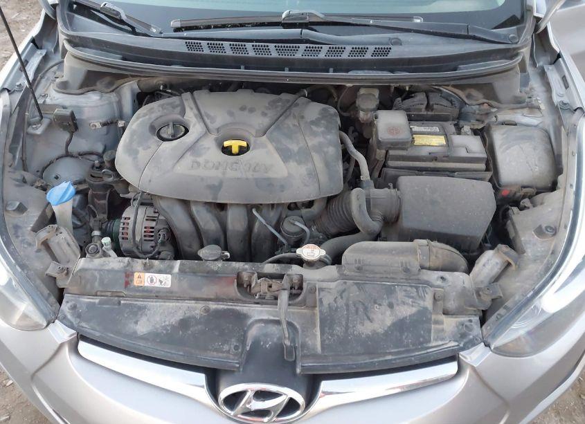 Photo 10 of 2015 Hyundai Elantra SE (VIN 5NPDH4AE3FH648911)