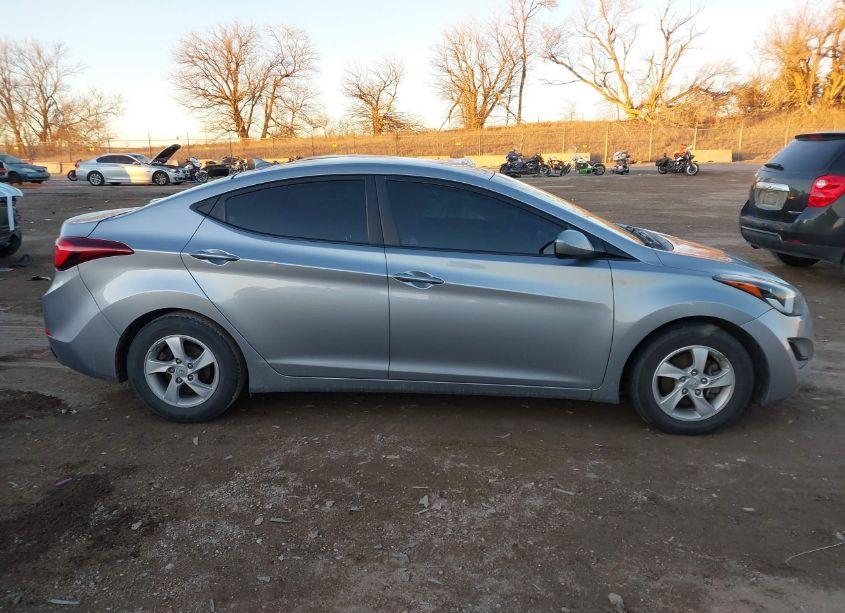 Photo 13 of 2015 Hyundai Elantra SE (VIN 5NPDH4AE3FH648911)