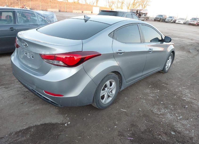 Photo 4 of 2015 Hyundai Elantra SE (VIN 5NPDH4AE3FH648911)