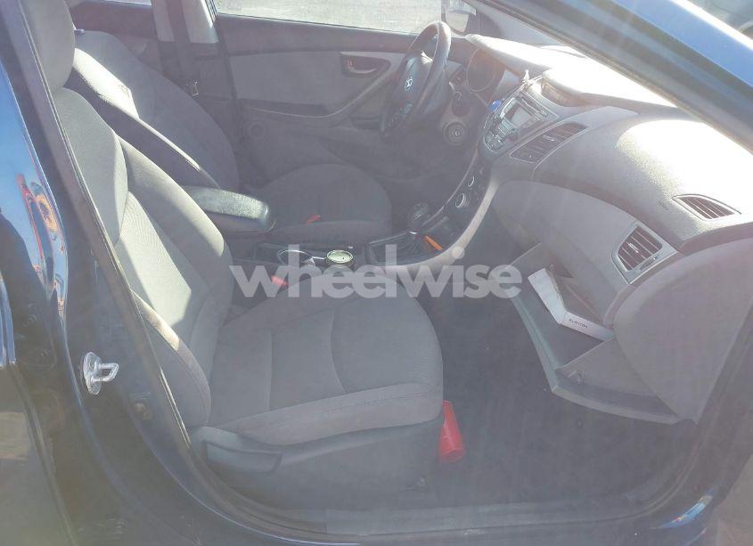 Photo 5 of 2015 Hyundai Elantra SE (VIN 5NPDH4AE3FH652098)