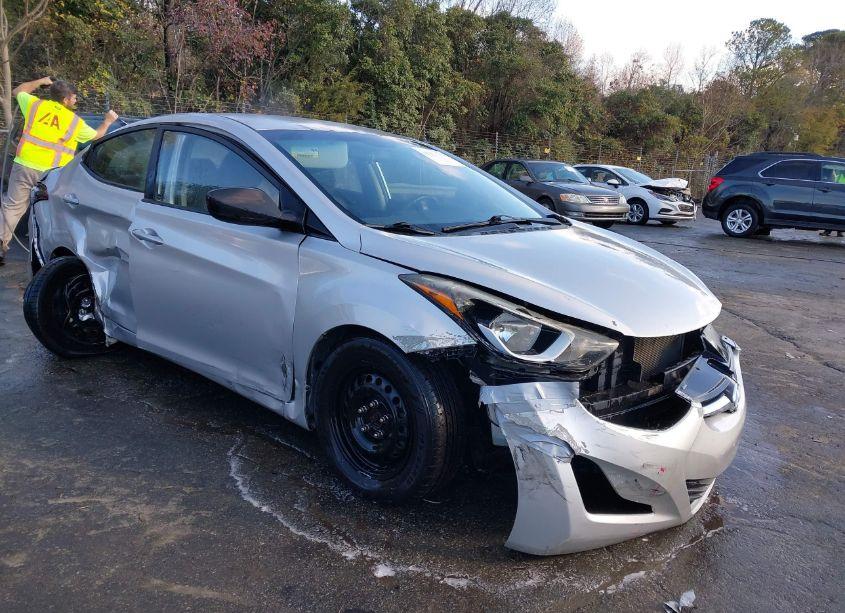2016 Hyundai Elantra SE (VIN 5NPDH4AE3GH665872) main photo