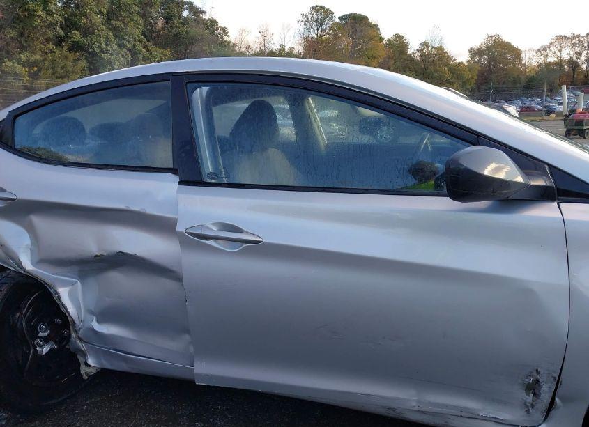 Photo 13 of 2016 Hyundai Elantra SE (VIN 5NPDH4AE3GH665872)