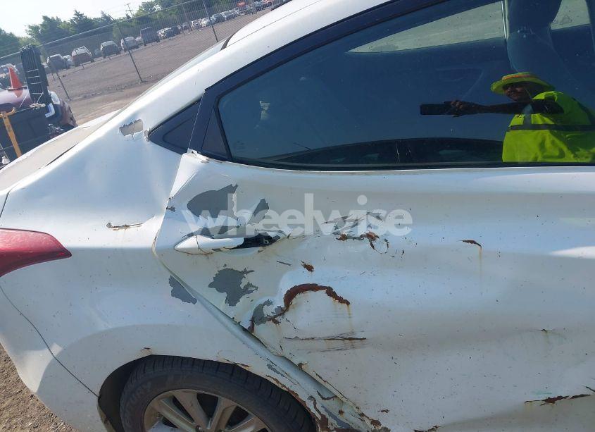 Photo 6 of 2016 Hyundai Elantra SE (VIN 5NPDH4AE3GH683949)