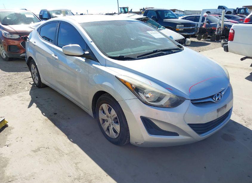 2016 Hyundai Elantra SE (VIN 5NPDH4AE3GH685166) main photo