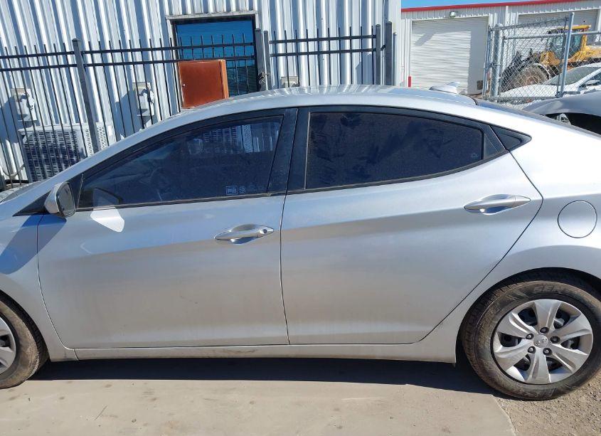 Photo 15 of 2016 Hyundai Elantra SE (VIN 5NPDH4AE3GH685166)