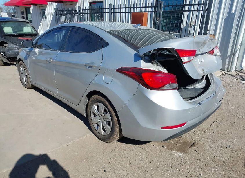 Photo 3 of 2016 Hyundai Elantra SE (VIN 5NPDH4AE3GH685166)