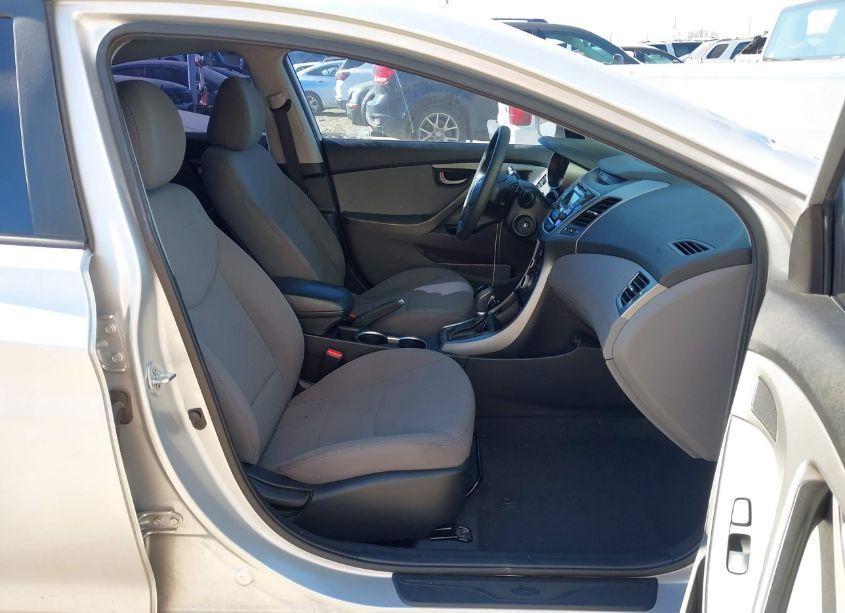 Photo 5 of 2016 Hyundai Elantra SE (VIN 5NPDH4AE3GH685166)