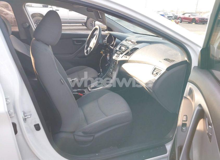 Photo 5 of 2016 Hyundai Elantra SE (VIN 5NPDH4AE3GH686110)
