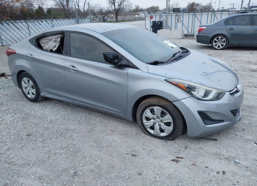 2016 Hyundai Elantra SE (VIN 5NPDH4AE3GH703732) main photo