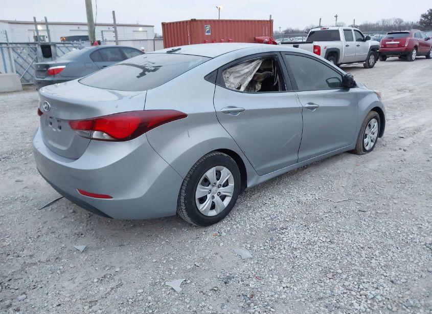 Photo 4 of 2016 Hyundai Elantra SE (VIN 5NPDH4AE3GH703732)