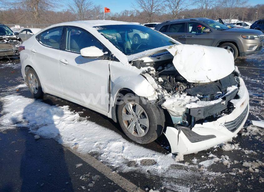 2016 Hyundai Elantra SE (VIN 5NPDH4AE3GH719400) main photo
