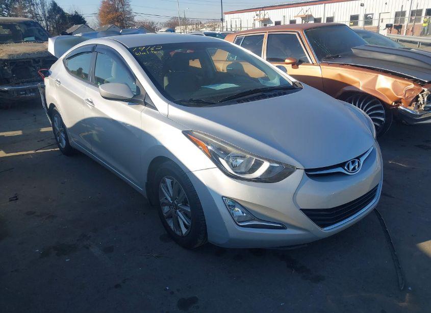 2016 Hyundai Elantra SE (VIN 5NPDH4AE3GH721745) main photo