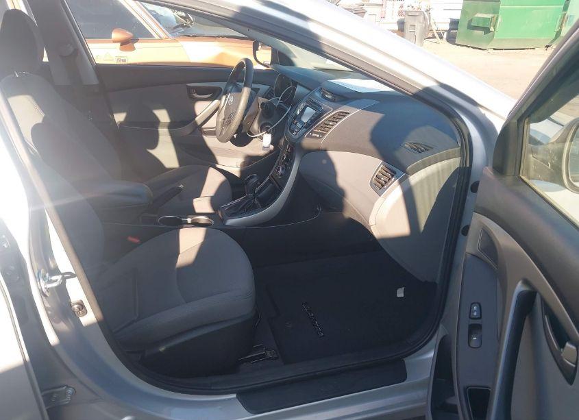 Photo 5 of 2016 Hyundai Elantra SE (VIN 5NPDH4AE3GH721745)