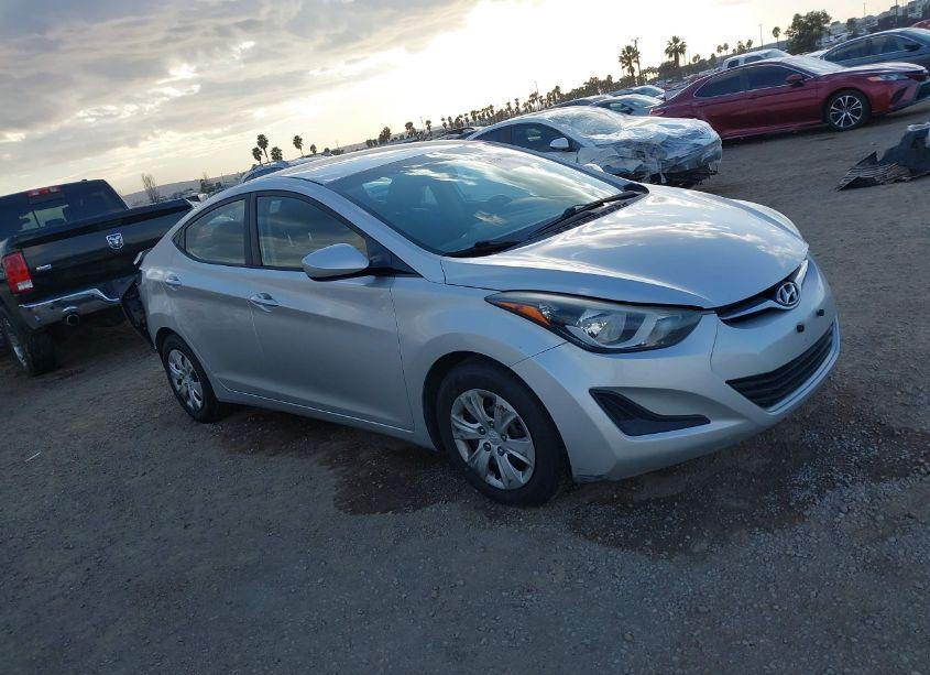 2016 Hyundai Elantra SE (VIN 5NPDH4AE3GH755295) main photo