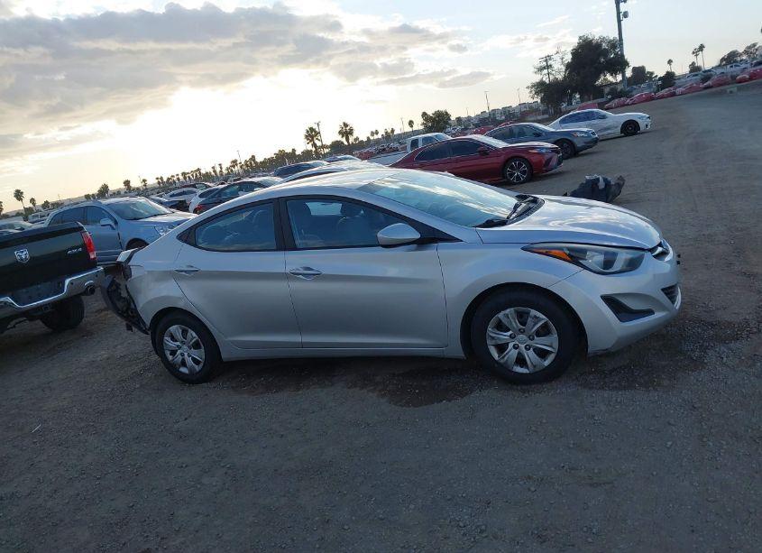 Photo 14 of 2016 Hyundai Elantra SE (VIN 5NPDH4AE3GH755295)