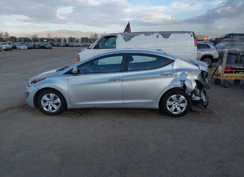 Photo 15 of 2016 Hyundai Elantra SE (VIN 5NPDH4AE3GH755295)