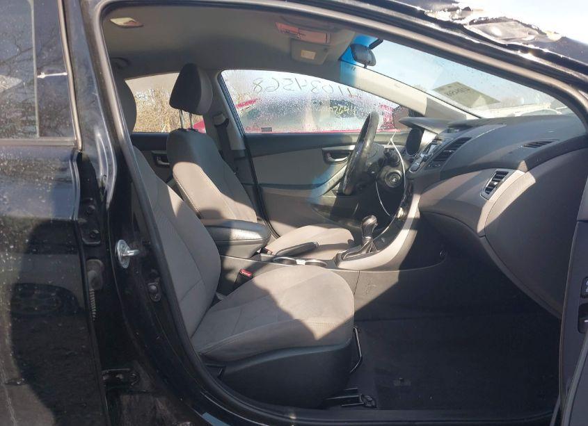 Photo 5 of 2016 Hyundai Elantra SE (VIN 5NPDH4AE3GH763350)