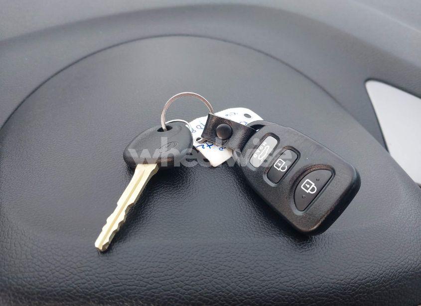 Photo 11 of 2016 Hyundai Elantra SE (VIN 5NPDH4AE3GH764126)