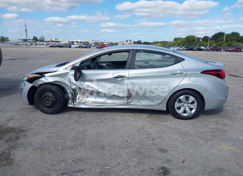 Photo 14 of 2016 Hyundai Elantra SE (VIN 5NPDH4AE3GH767415)