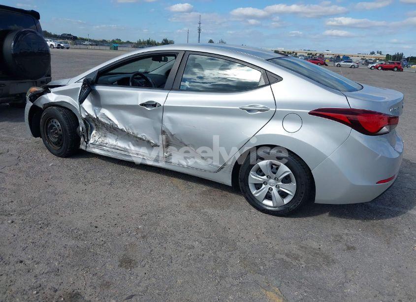 Photo 3 of 2016 Hyundai Elantra SE (VIN 5NPDH4AE3GH767415)