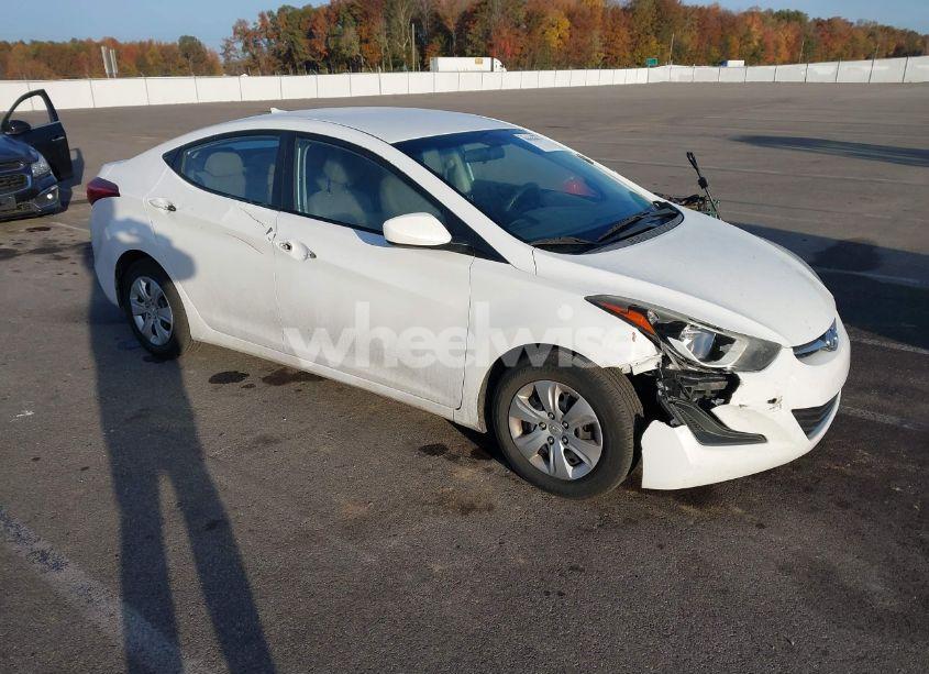 2016 Hyundai Elantra SE (VIN 5NPDH4AE3GH781038) main photo