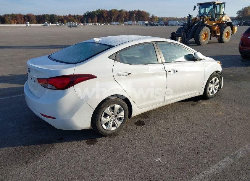 Photo 4 of 2016 Hyundai Elantra SE (VIN 5NPDH4AE3GH781038)