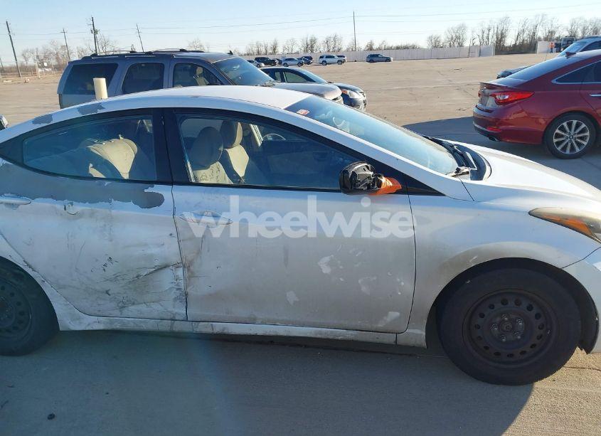 Photo 13 of 2016 Hyundai Elantra SE (VIN 5NPDH4AE3GH783565)