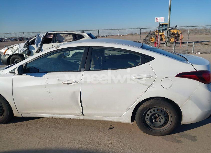 Photo 14 of 2016 Hyundai Elantra SE (VIN 5NPDH4AE3GH783565)