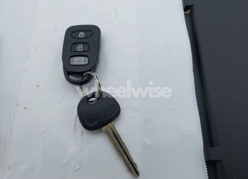 Photo 11 of 2016 Hyundai Elantra SE (VIN 5NPDH4AE3GH789527)