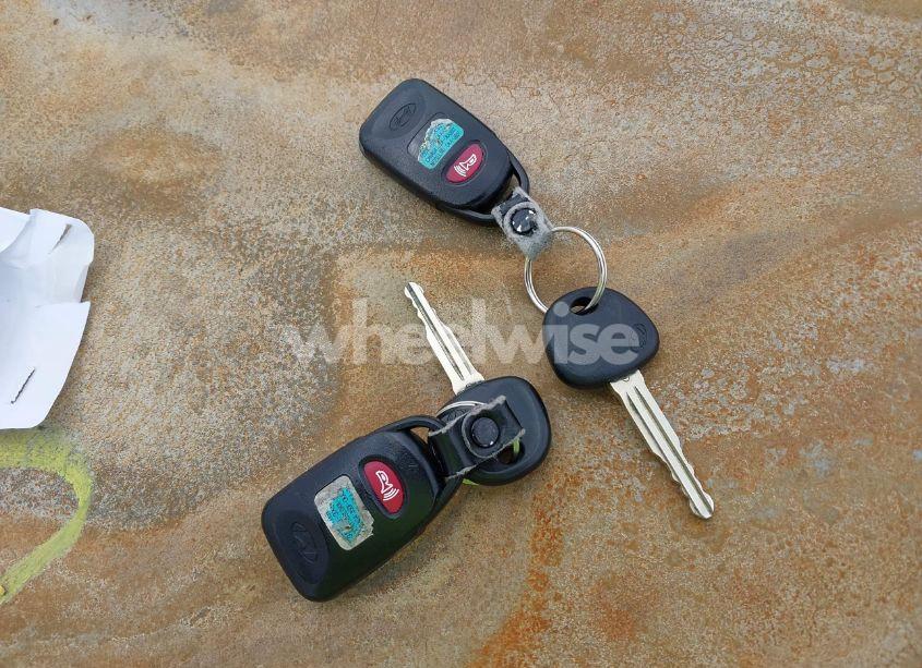 Photo 11 of 2016 Hyundai Elantra SE (VIN 5NPDH4AE3GH795389)