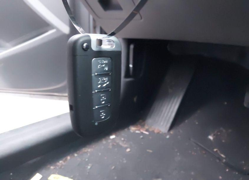 Photo 11 of 2011 Hyundai Elantra LIMITED (VIN 5NPDH4AE4BH051633)