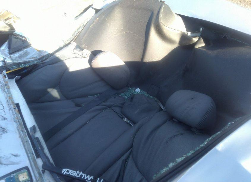 Photo 8 of 2011 Hyundai Elantra LIMITED (VIN 5NPDH4AE4BH051633)