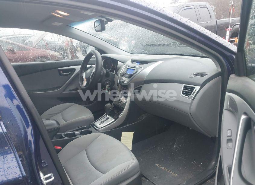 Photo 5 of 2012 Hyundai Elantra GLS (VIN 5NPDH4AE4CH064903)