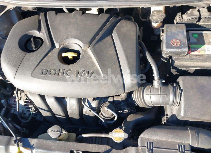 Photo 10 of 2012 Hyundai Elantra LIMITED (VIN 5NPDH4AE4CH102680)