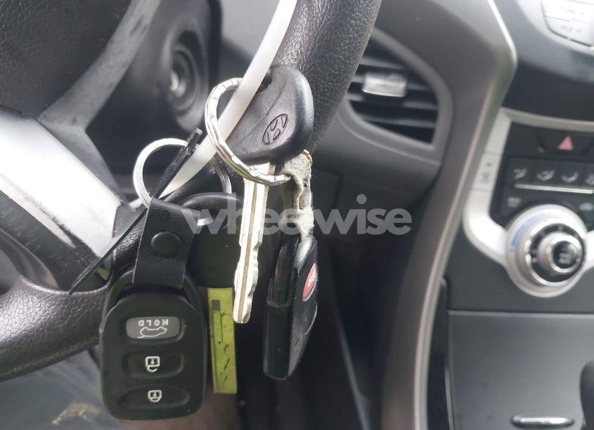 Photo 11 of 2012 Hyundai Elantra GLS (VIN 5NPDH4AE4CH103330)