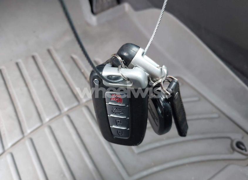 Photo 11 of 2012 Hyundai Elantra LIMITED (VIN 5NPDH4AE4CH112075)