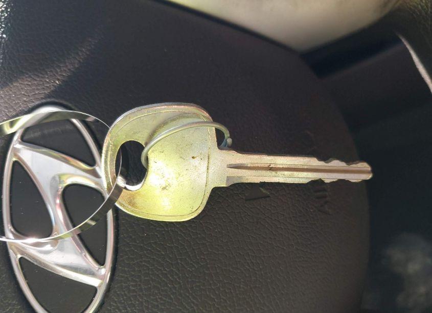 Photo 11 of 2012 Hyundai Elantra GLS (VIN 5NPDH4AE4CH132245)