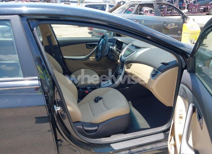 Photo 5 of 2012 Hyundai Elantra GLS (VIN 5NPDH4AE4CH150762)