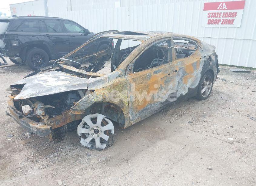 Photo 2 of 2013 Hyundai Elantra LIMITED (VIN 5NPDH4AE4DH160564)