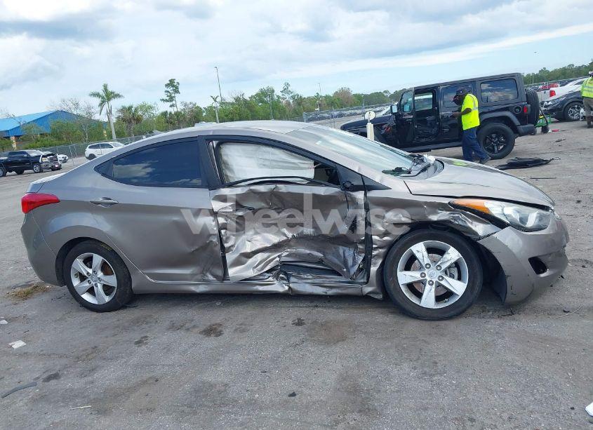 Photo 13 of 2013 Hyundai Elantra GLS (VIN 5NPDH4AE4DH179163)
