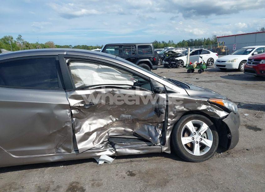 Photo 6 of 2013 Hyundai Elantra GLS (VIN 5NPDH4AE4DH179163)