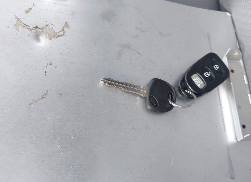 Photo 11 of 2013 Hyundai Elantra GLS (VIN 5NPDH4AE4DH190969)