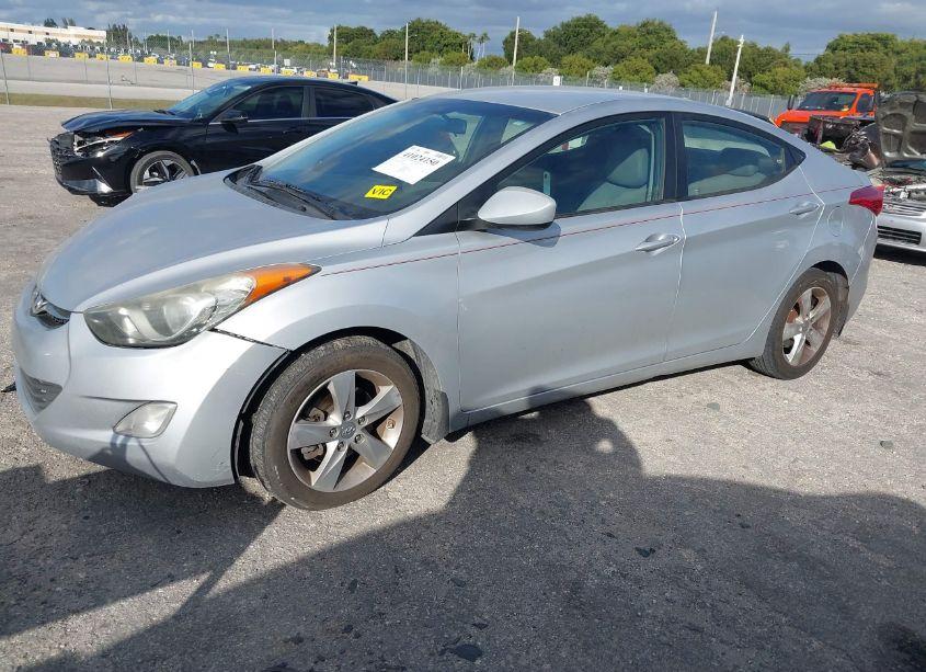 Photo 2 of 2013 Hyundai Elantra GLS (VIN 5NPDH4AE4DH190969)