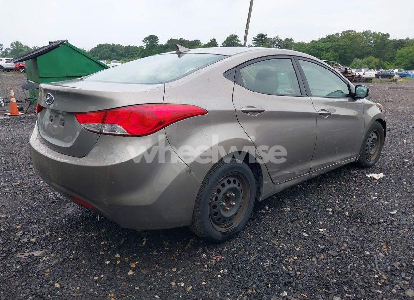 Photo 4 of 2013 Hyundai Elantra GLS (VIN 5NPDH4AE4DH191149)
