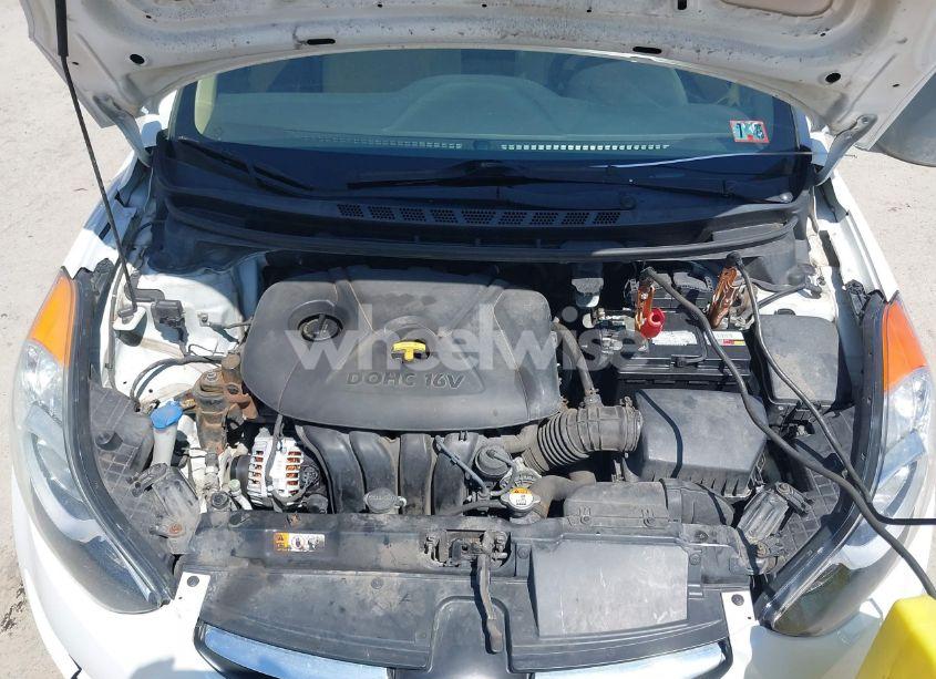 Photo 10 of 2013 Hyundai Elantra GLS (VIN 5NPDH4AE4DH204112)
