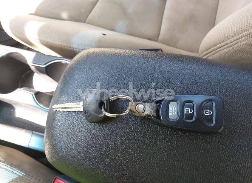 Photo 11 of 2013 Hyundai Elantra GLS (VIN 5NPDH4AE4DH204112)