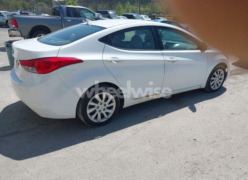 Photo 4 of 2013 Hyundai Elantra GLS (VIN 5NPDH4AE4DH204112)