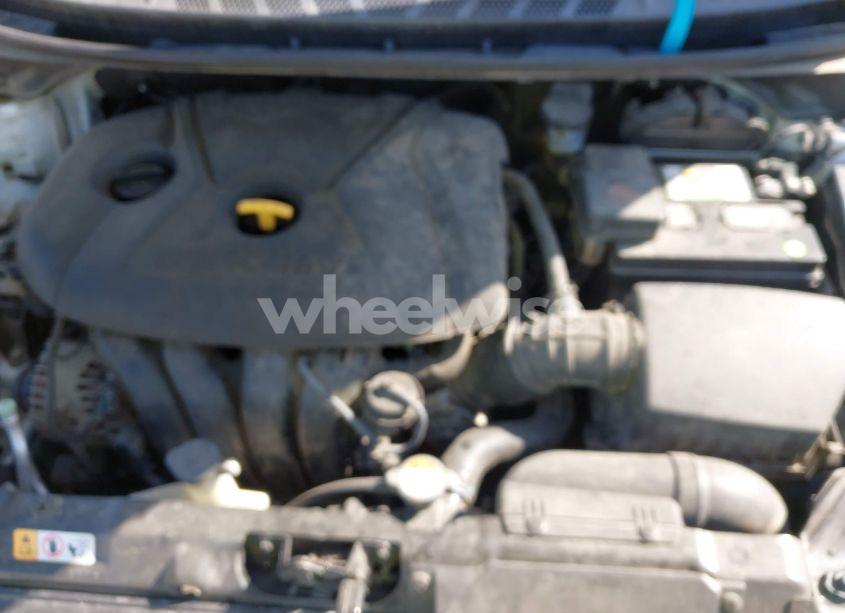 Photo 10 of 2013 Hyundai Elantra LIMITED (VIN 5NPDH4AE4DH207091)